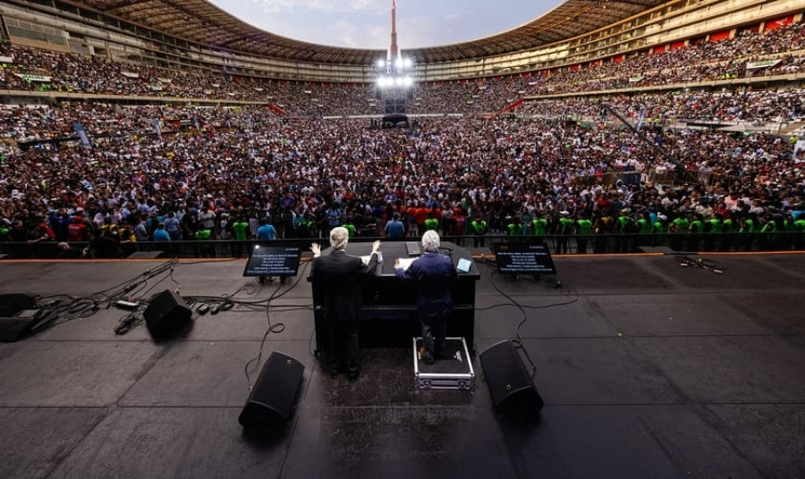 Mais de 9 mil pessoas aceitam Jesus em evento evangelístico no Peru com Franklin Graham