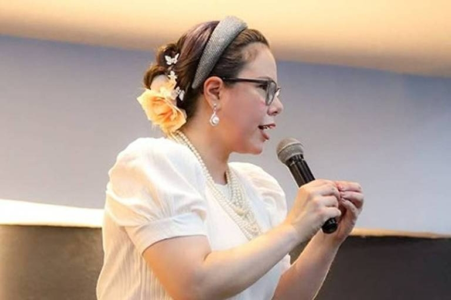 Sarah Sheeva explica dom de línguas e compara oração a 